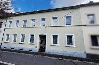 Haus kaufen in 01844 Neustadt, Reihenmittelhaus in Neustadt – viel Raum, zentral gelegen - zu verkaufen