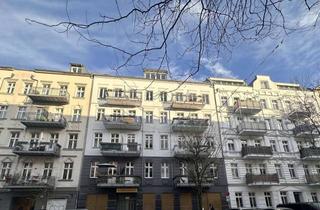 Wohnung kaufen in Lychener Straße 50, 10437 Prenzlauer Berg, Charmante 2-Zimmer-Altbauwohnung mit 2 Balkonen & Aufzug nahe Helmholtzplatz