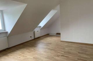 Wohnung kaufen in Hans-Keis-Straße 39, 82049 Pullach, Pullach - Charmante 1,5-Zimmer Wohnung DG - provisionsfrei