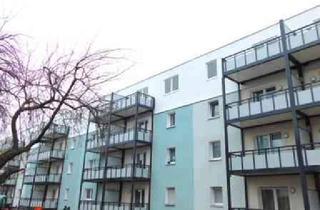 Wohnung mieten in Schlenderhaner Str., 50735 Niehl, 2-Zimmer-Wohnung mit Ausblick und Einbauküche!