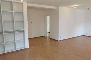 Wohnung mieten in 93051 Kumpfmühl-Ziegetsdorf-Neuprüll, Sehr schöne 2-Zimmer-Hochparterre-Wohnung mit Balkon und EBK im Regensburger Stadtsüden