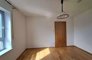 Wohnung mieten in Neuhäuserstr. 22, 86154 Oberhausen, Gepflegte 2-Zimmer-Wohnung im 2. OG mit Balkon in Augsburg-Oberhausen