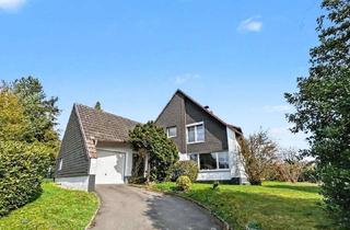 Einfamilienhaus kaufen in 51674 Wiehl, Freistehendes, modernisiertes Einfamilienhaus mit unverbautem Blick und eigener Garage