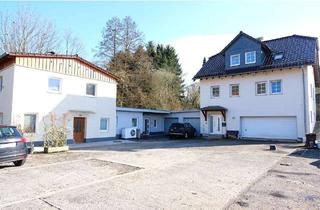 Haus kaufen in 36208 Wildeck, Exklusives Angebot: 2 Häuser, 1 Büroeinheit, 3 Garagen, Hof und Garten in Richelsdorf !