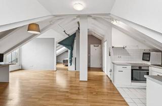 Wohnung kaufen in 80469 München, Top Lage mit Aussicht auf die Isar! 2-Zimmer-Dachgeschosswohnung in einzigartiger Lage in München