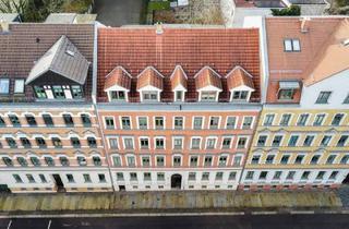 Mehrfamilienhaus kaufen in 04157 Leipzig, Leipzig - SO VIEL POTENZIAL! | Gemütliche Dachgeschoss-Wohnung mit 3 Zimmern und Loggia