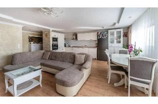 Wohnung kaufen in 78713 Schramberg, Schramberg - Provisionsfreie 3-Zimmer-Wohnung in Sulgen mit Aufzug und Balkon