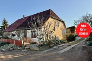 Doppelhaushälfte kaufen in 17099 Bassow, Bassow - HORN IMMOBILIEN++ 15 km bis Neubrandenburg, schöne Doppelhaushälfte mit großen Grundstück & 2 Garagen
