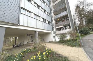 Wohnung kaufen in 42369 Ronsdorf, Wohnen über den Dächern: Dachgeschosswohnung mit Aufzug und Balkon mit herrlichem Fernblick