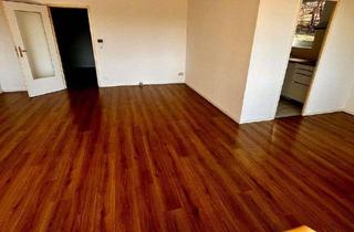 Wohnung kaufen in In Der Wüste 22, 57462 Olpe, Barrierefreie 3-Zimmer Wohnung mit Balkon im 1. OG in Olpe