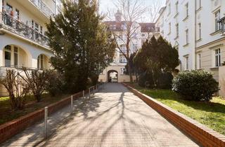 Wohnung kaufen in Florastraße 33D, 13187 Pankow, Stilvoll sanierte 2-Zimmer-Altbauwohnung mit Balkon in ruhiger Lage im Florakiez