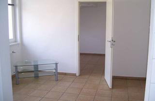 Wohnung mieten in Nordstraße 100, 50733 Nippes, DG-Wohnung mit zwei Räumen und EBK in Köln