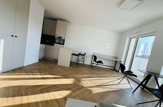 Wohnung mieten in Otto-Franke-Straße 45, 12489 Adlershof, Süd-Balkon zum ruhigen Innenhof! Möbliert mit EBK sowie Abstellkammer mit Waschmaschinenanschluss!