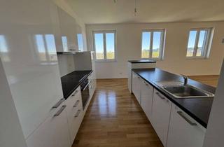 Wohnung mieten in Prager Straße 12 a, 04103 Zentrum-Südost, Neue Wohnung, neues Glück! Gut geschnittene 4-Zi.-Wohnung mit EBK, 2 Bädern und Terrasse