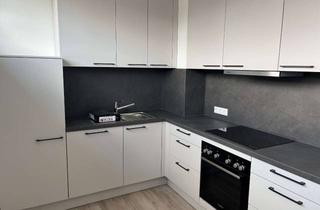 Wohnung mieten in 33689 Sennestadt, Sanierte 2-ZKB-Wohnung mit EBK und Balkon