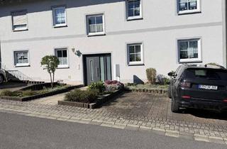 Wohnung mieten in 91413 Neustadt, Gepflegte 3-Zimmer Wohnung mit Terrasse und Gartenanteil