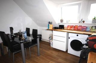 Wohnung mieten in Heyestraße 32, 40625 Gerresheim, 2-Zimmer-Dachgeschosswohnung mit Wohnküche in Düsseldorf-Gerresheim