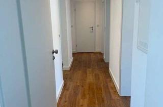 Wohnung mieten in Lamburtusstraße 117, 41849 Wassenberg, Kernsanierte 4-Zimmer-Wohnung mit Dachgeschosszimmer