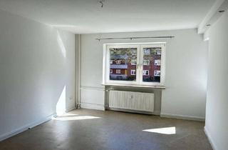 Wohnung mieten in Insterburger Str. 14, 24149 Neumühlen-Dietrichsdorf, 4-Raumwohnung mit Balkon ab sofort verfügbar!