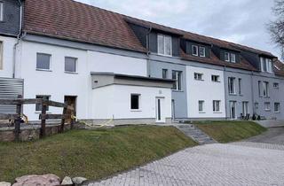 Wohnung mieten in Grüner Born 16, 06526 Sangerhausen, Sanierte 2-Raumwohnung mit Terrasse und Wohnküche in Obersdorf