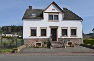 Haus kaufen in 54597 Neuheilenbach, **Charmantes Eifelhaus mit Garten und Doppelgarage**
