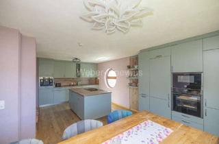 Einfamilienhaus kaufen in 51597 Morsbach, Modernisiertes Einfamilienhaus in freistehender Lage mit zwei Garagen, Carport und Einliegerbereich