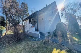 Einfamilienhaus kaufen in 16761 Hennigsdorf, Sanierungsbedürftiges Einfamilienhaus mit großem Grundstück in Hennigsdorf