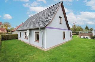 Einfamilienhaus kaufen in 18516 Süderholz, Renovierungsbedürftiges Einfamilienhaus mit Garten, Garage und 2 Freistellplätzen in Klein Rakow