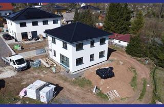 Einfamilienhaus kaufen in Ringstraße 12, 07381 Pößneck, - PROVISIONSFREI - Bezugsfertiges Einfamilienhaus inklusive Außenanlagen