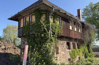 Grundstück zu kaufen in Bahnhofstr. 22, 65474 Bischofsheim, Denkmalgeschützes Leerstellwerk zum Umbau mit Denkmal AFA
