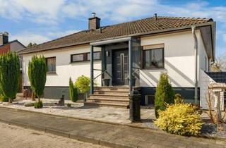 Haus kaufen in 52134 Herzogenrath, Freistehender Bungalow mit Garage und Garten sowie 2 Wintergärten in guter Wohnlage von Merkstein!