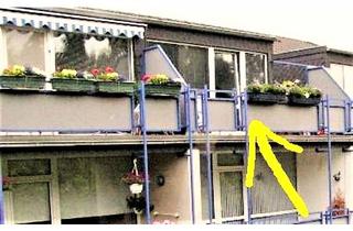 Wohnung mieten in Thiergarten Strasse 23, 52134 Herzogenrath, 2-Zi-Dach-Whg (Garage) mit GROßEM Sonnenbalkon für Nichtraucher-Single ohne H.tier in Herzogenrath