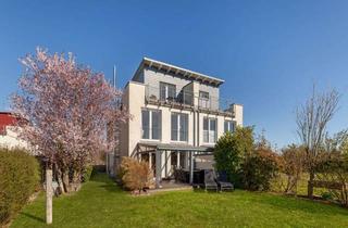 Haus kaufen in Am Britzer Garten, 12347 Britz, Private Idylle auf 216 m² am Britzer Garten - Pool, Kamin, Photovoltaik und Dachterrasse