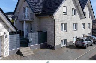 Doppelhaushälfte kaufen in 33184 Altenbeken, DHH mit Einliegerwohnung, Balkon & Terrasse - viel Platz für Ihre Familie