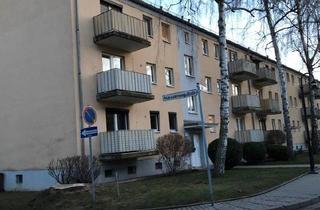 Wohnung kaufen in 06679 Hohenmölsen, Hohenmölsen - ? Kapitalanlage oder Eigennutzung ? 3x 2-Raum Wohnungen ?