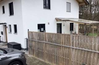 Wohnung mieten in 83620 Feldkirchen-Westerham, Charmante 2-Zimmer Maisonette mit Terrasse und kleinem Garten