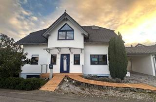 Einfamilienhaus kaufen in 68789 St. Leon-Rot, Großzügiges energieeffizientes Huxel-Holzhaus (260qm) mit ELW (50qm) in St. Leon