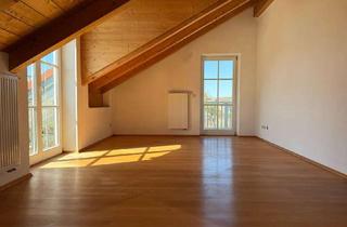 Wohnung kaufen in 83129 Höslwang, *Reserviert* Helle 2 Zimmer DG Wohnung, Küche Bad, von privat provisionsfrei zu verkaufen