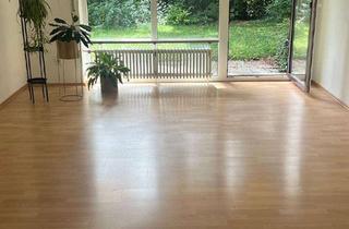 Wohnung kaufen in Olmützer Weg, 85737 Ismaning, Barrierefreie 3-Zimmer Erdgeschosswohnung mit Garten in Ismaning