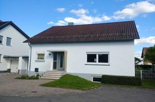 Wohnung mieten in 76689 Karlsdorf-Neuthard, 4-Zimmer-Wohnung im 1. OG mit Kellerraum & 2 Stellplätzen in Neuthard