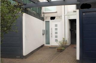 Haus kaufen in 44227 Menglinghausen, Gepflegtes Reihenmittelhaus mit Einliegerwohnung, Garten, Kamin, Balkonen & Garage in Wohnsiedlung