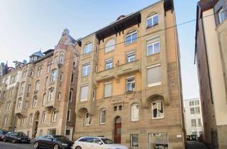 Wohnung kaufen in 70180 Stuttgart, Stuttgart - Stilvolle 3,5-Zimmer-DG-Wohnung mit Kamin, Sauna und Stellplatz in zentraler Stuttgarter Lage