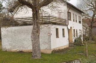 Haus kaufen in 92331 Parsberg, Parsberg - Geräum.,unterkellertes Haus mit Doppelgarage und Hofstelle