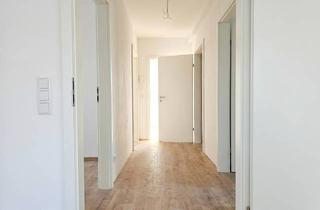 Wohnung kaufen in Kleiststr. 43, 85055 Ingolstadt, Neubau Erstbezug: Lichtdurchflutete Dachgeschosswohnung über den Dächern Ingolstadts