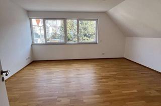 Wohnung kaufen in 72800 Eningen, Exklusive 4,5-Zimmer Dachgeschosswohnung mit Balkon in Eningen unter Achalm