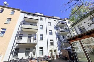 Wohnung kaufen in Schnellerstraße 54, 12439 Niederschöneweide, Bezugsfreie, lichtdurchflutete Altbauwohnung mit Balkon in Spree-Nähe