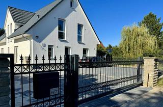 Wohnung mieten in Finkenkruger Straße 97, 14612 Falkensee, Traumhafte 3,5 Zimmer DG Wohnung inkl. Einbauküche, Große Terrassen, Garten, Neuwertig, A+