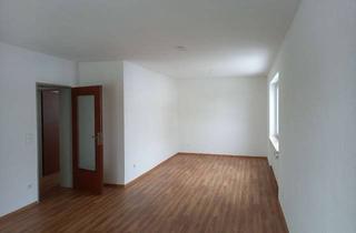 Wohnung mieten in Am Rabenberg, 95173 Schönwald, Helle 3-Zimmer Wohnung mit Balkon in ruhiger Lage in Schönwald