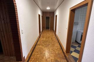 Wohnung mieten in Wilhelmstraße 28, 95028 Innenstadt, Charmante Altbauwohnung - tlw renoviert / teilmöbliert