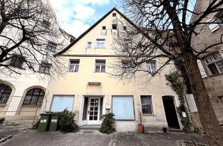 Haus kaufen in 91217 Hersbruck, Denkmaljuwel am Marktplatz: Renditestarkes Stadthaus 6,7%